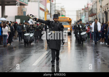 H. in Matamoros, Tamaulipas, Mexiko - November 20, 2017 - November 20 Parade erinnert an den Beginn der mexikanischen Revolution von 1910 gegen Porfiri Stockfoto