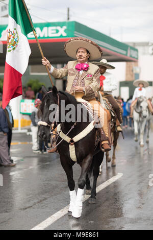 H. in Matamoros, Tamaulipas, Mexiko - November 20, 2017 - November 20 Parade erinnert an den Beginn der mexikanischen Revolution von 1910 gegen Porfiri Stockfoto