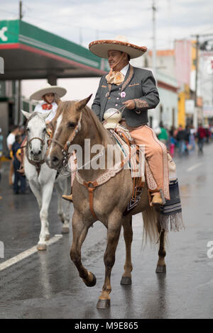 H. in Matamoros, Tamaulipas, Mexiko - November 20, 2017 - November 20 Parade erinnert an den Beginn der mexikanischen Revolution von 1910 gegen Porfiri Stockfoto