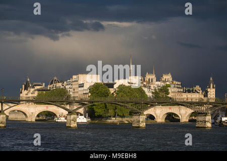 Pont Neuf, Ile De La Cite, Ufer, Pont des Arts, Paris, Frankreich Stockfoto