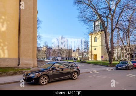 Das olai Park und Knäppingsborgsgatan in Norrköping im Frühling. Norrköping ist eine historische Stadt in Schweden. Stockfoto