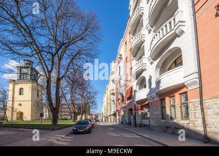 Das olai Park und Knäppingsborgsgatan in Norrköping im Frühling. Norrköping ist eine historische Stadt in Schweden. Stockfoto