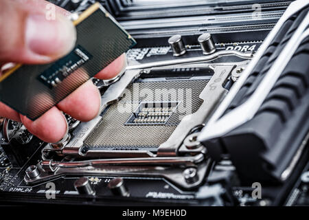 Moderner Prozessor und Motherboard für einen Computer zu Hause Stockfoto