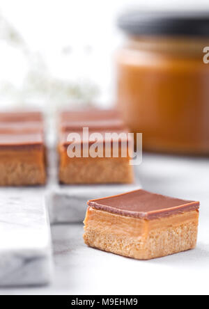 Karamell und Keks shortcake beißt Dessert Stockfoto