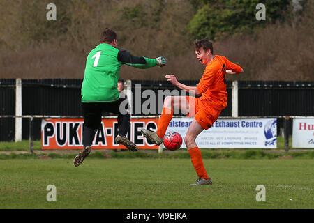 Sporting 77 vs Bocking Soziale behält, Braintree & North Essex Sonntag Liga Cup Finale Fußball an Rosemary Lane am 25. März 2018 Stockfoto