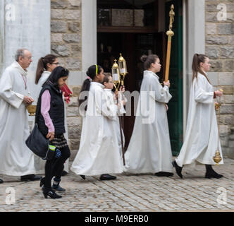 Brentwood, Essex, 25. März 2018, Palmsonntag Prozession am Brentwood römisch-katholische Kathedrale,, Brentwood, Essex UK, Kredit Ian Davidson/Alamy leben Nachrichten Stockfoto