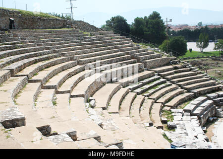 Dieses historische Theater in Philippi würde Paulus und andere frühe Christen besucht wurden. Es wäre untergebracht haben, Dramen und Gladiatorenkämpfe. Stockfoto