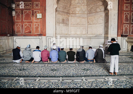 Muslimische Menschen in Jama Masjid, Delhi, Indien Stockfoto