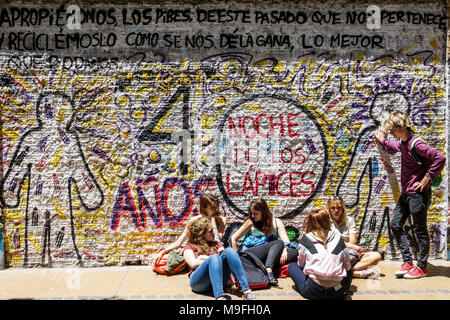 Buenos Aires Argentinien,Bolivar Street,Mädchen,weibliches Kind Kinder Kinder Jugendliche Jugendliche Jugendliche Jugendliche Teenager Teenager Teenager Jugendliche Stockfoto