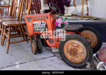 Die Vintage Kind Trettraktor Stockfoto
