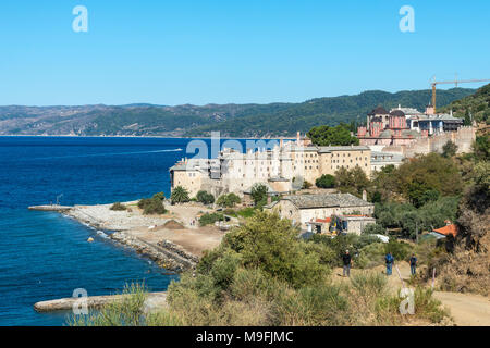 Auf Xenophontos Kloster an der südwestlichen Küste der Halbinsel Athos, Mazedonien, Nordgriechenland Stockfoto