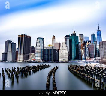 Ich wurde in Brooklyn Bridge Park und hatten eine hervorragende Gelegenheit, diese lange Exposition von NYC... Eines meiner liebsten Städte zu erkunden. Stockfoto