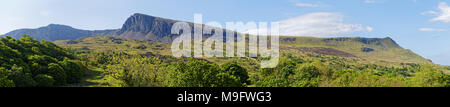 42,514.02416 Panorama dramatische Cadair Idris Berge & Rolling Hills aus der NW, am frühen Morgen im Sommer gesehen, blauer Himmel Stockfoto