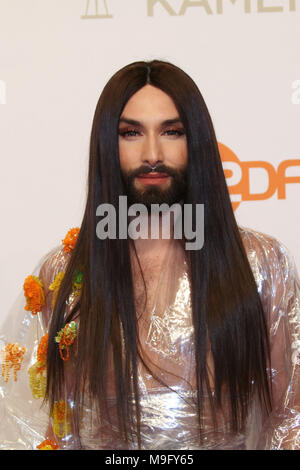 Goldene Kamera Goldene Kamera (Awards) 2018 bei der Messe Hamburg. Mit: Conchita Wurst Wo: Hamburg, Deutschland Wann: 23 Feb 2018 Credit: Becher/WENN.com Stockfoto