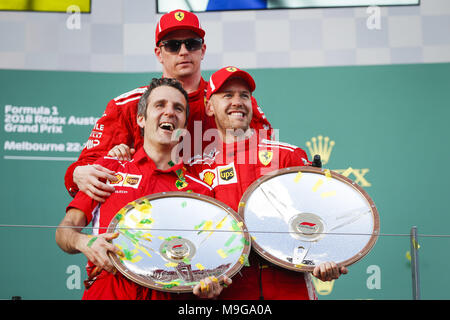 Melbourne, Australien. 25 Mär, 2018. Motorsport: FIA Formel Eins-Weltmeisterschaft 2018, Melbourne, Victoria: Motorsport: Formel 1 2018 Rolex Grand Prix von Australien, vettel Sebastian (Ger), Scuderia Ferrari SF 71H, Kimi Räikkönen (Fin), Scuderia Ferrari SF 71H, Porträt Podium während 2018 Formel 1 in Melbourne, | Nutzung der weltweiten Kredit: dpa Picture alliance/Alamy leben Nachrichten Stockfoto