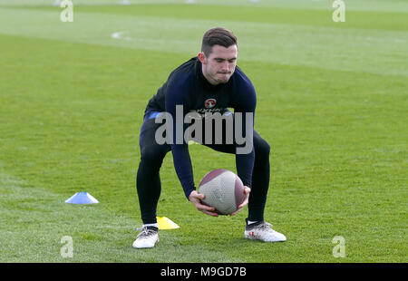 London, Großbritannien. 26 Mär, 2018. Lewis Koch während der Ausbildung vor England's freundlich gegen Italien, bei Tottenham Hotspur Der trainingsplatz am 26. März 2018 in London, England. (Foto von Leila Coker/phcimages.com) Credit: PHC Images/Alamy leben Nachrichten Stockfoto