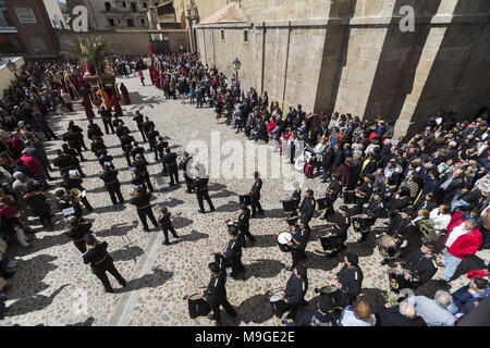 März 25, 2018 - Talavera, Toledo, Spanien - verschiedene Momente der Prozession am Palmsonntag. Die Bruderschaft der ''Borriquita'' ist die Bruderschaft der Kinder.. Die heilige Woche ist eines der wichtigsten und berühmtesten religiösen Fest aus Spanien. Jedes Jahr werden Tausende von Gläubigen feiern die Heilige Woche in der Osterzeit mit der Kreuzigung und Auferstehung von Jesus Christus. (Bild: © Manu Reino/SOPA Bilder über ZUMA Draht) Stockfoto