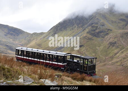 Dieses Bild wurde während ich klettern war Snowdon in Nord Wales genommen. Es ist der Zug, der die Menschen bis zum Gipfel dauert. Stockfoto