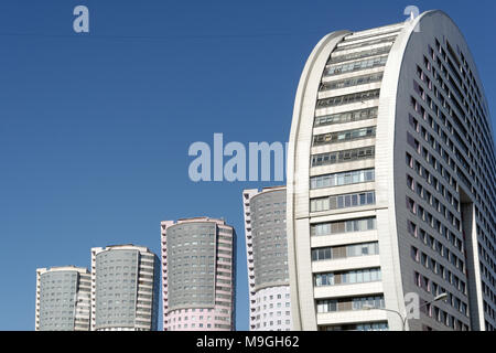 Moskau, Russland - Juli 14, 2014: Neue Gehäuse an Grizodubova Street und Khodynsky Boulevard. Über 4 Millionen Quadratmeter Wohnraum in Moskau baute ein Stockfoto