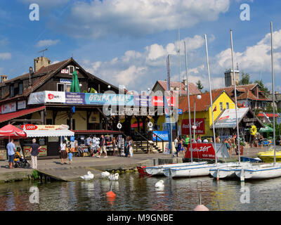 Marina auf Mikolajskie-see. Stadtbild von Mikolajki. Masurische Seen. Provinz Ermland-Masuren, Polen. Europa. Stockfoto