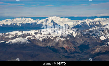 Seltene Luftaufnahme der Nationalpark Los Glaciares, Patagonien, Argentinien. Der höchste Gipfel in der Mitte könnte Cerro Agassiz, links Cerro Onelli Stockfoto