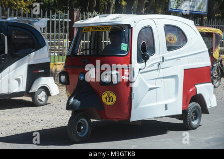 Lustig moped Taxi in Peru Stockfoto