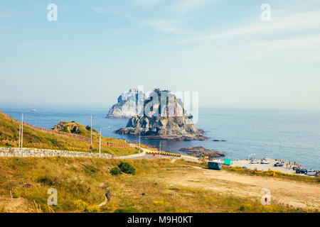 Oryukdo Inseln mit Blue Ocean in Busan, Korea Stockfoto