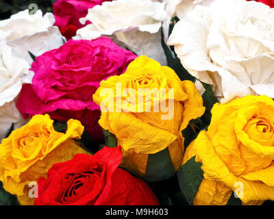 Bunte handgemachte Maulbeerpapier Rosen Stockfoto