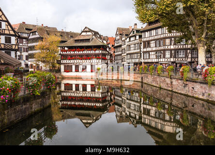 Das Maison Les und Ort Benjamin-Zix im Viertel Petit France, Straßburg, Bas-Rhin, Frankreich Stockfoto