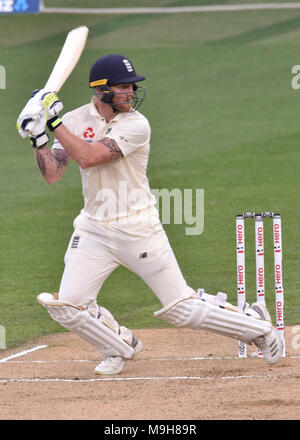 Auckland, Neuseeland. 26 Mär, 2018. Ben schürt von England Fledermäuse Tagsüber fünf der ersten Testspiel zwischen Neuseeland und England im Eden Park in Auckland am 26.März 2018. Credit: Shirley Kwok/Pacific Press/Alamy leben Nachrichten Stockfoto