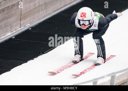 Planica Slowenien. 25 Mär, 2018. Halvor Egner Granerud Norwegen konkurriert während des Wettbewerbs in Planica FIS Skisprung Weltcup Finale am 25. März in Planica, Slowenien 2017. Credit: Rok Rakun/Pacific Press/Alamy leben Nachrichten Stockfoto