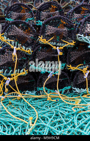 Hummer Töpfen auf Kai in Portmagee, County Kerry, Irland Stockfoto