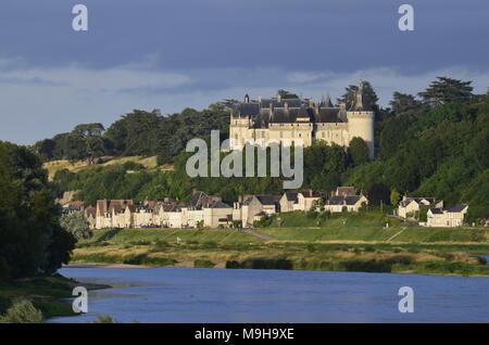 Das Schloss von Chaumont-sur-Loire 29 Juni 2017, 20:16 Tal der Loire, Frankreich. Foto vom gegenüberliegenden Ufer der Loire. Stockfoto