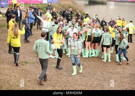 Die Krebsforschung Boat Race Samstag 24 März 2018 Stockfoto