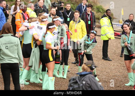 Die Krebsforschung Boat Race Samstag 24 März 2018 Stockfoto