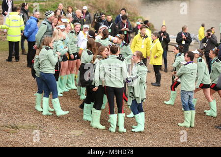 Die Krebsforschung Boat Race Samstag 24 März 2018 Stockfoto