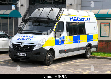 British Transport Police, Heddlu, Vauxhall Movano, Police Riot Van, LJ64 EKL, Cardiff, Südwales, Großbritannien, Stockfoto