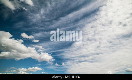 Himmel und Wolken, hohe Auflösung Hintergrundbild Stockfoto