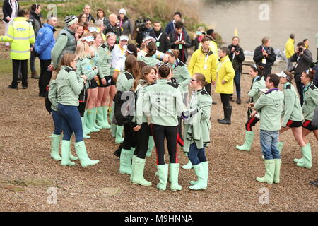 Der Krebs reasearch Boat Race 2018 Stockfoto