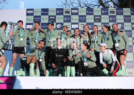 Der Krebs reasearch Boat Race 2018 Stockfoto