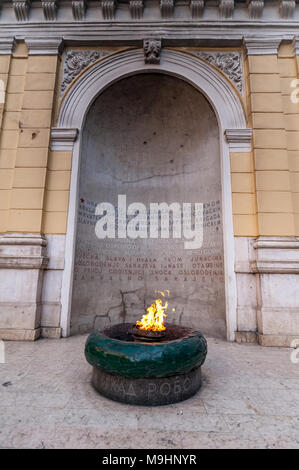 Ewige Flamme Denkmal für die militärischen und zivilen Opfer des Zweiten Weltkrieges. Stockfoto