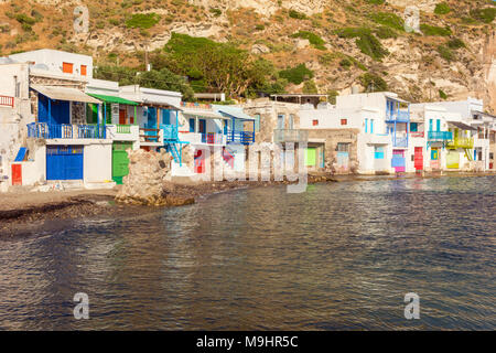 Klima, schönen Dorf in der Nähe von Tripiti gelegen, auf der Seite der Bucht von Milos. Kykladen, Griechenland. Stockfoto