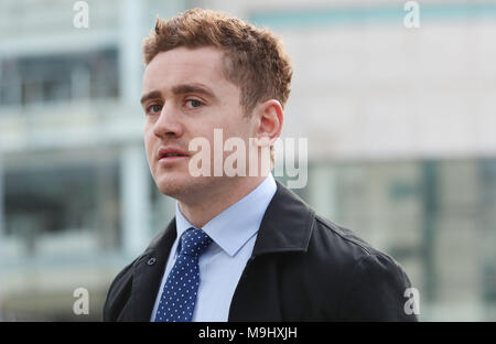 Irland und Ulster rugby spieler Paddy Jackson bei Belfast Crown Court, wo er und sein Teamkollege Stuart Olding vor Gericht beschuldigt der Vergewaltigung einer Frau an einem Anwesen in South Belfast im Juni 2016 ankommen. Stockfoto