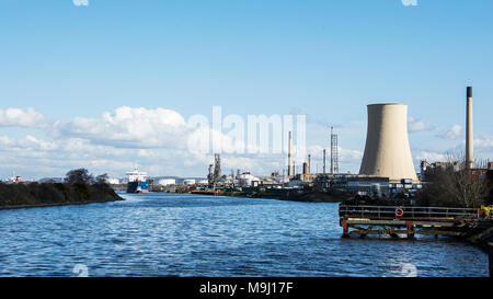 Sonntag, 25 März 2018 Die Bro Nyborg Gas/chemischer Transport verlässt Stanlow Raffinerie Ellesmere Port Cheshire Stockfoto