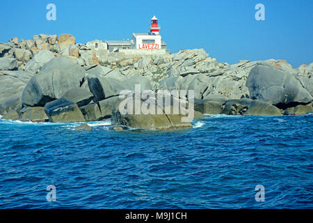 Leuchtturm auf Lipari, Salina Inseln, eine Gruppe von winzigen Granit Inseln zwischen Korsika und Sardinien, Korsika, Frankreich, Mittelmeer, Europa Stockfoto