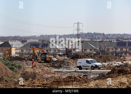 Ein Blick auf die weitere Entwicklung von ebbsfleet Garden City in Kent. Vor allem ex-steinbruch Land, sieben Parks, 15.000 Wohnungen, einem neuen großen kommerziellen Zentrum und verbesserten öffentlichen Verkehr gebaut sind unter Pläne für Großbritanniens neueste Garden City, die rund um die internationalen Bahnhof in den nächsten Jahren entwickelt werden. Stockfoto