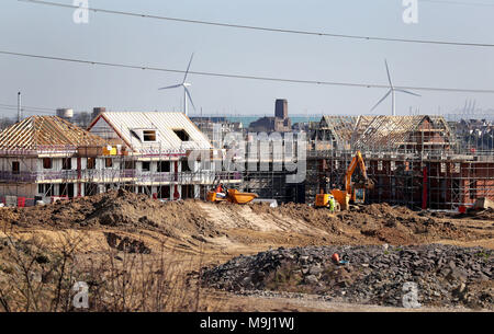 Ein Blick auf die weitere Entwicklung von ebbsfleet Garden City in Kent. Vor allem ex-steinbruch Land, sieben Parks, 15.000 Wohnungen, einem neuen großen kommerziellen Zentrum und verbesserten öffentlichen Verkehr gebaut sind unter Pläne für Großbritanniens neueste Garden City, die rund um die internationalen Bahnhof in den nächsten Jahren entwickelt werden. Stockfoto