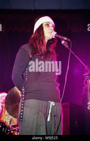 Angelblood (Band) durchführen bei All Tomorrows Parties April 2004 Pontins Camber Sands, Roggen, West Sussex, England, Vereinigtes Königreich. Stockfoto