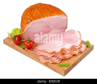 Stück und Scheiben geräucherter Schinken auf einem Schneidebrett Stockfoto