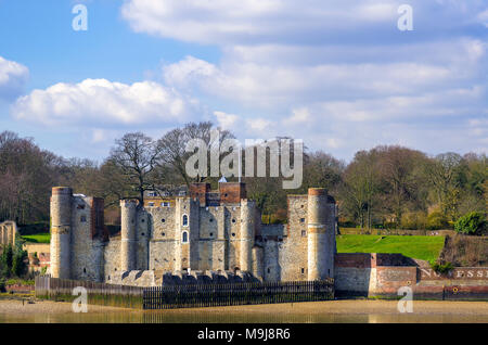 Upnor Castle, eine Festung aus dem 16. Jahrhundert liegt am Fluss Medway in Chatham, Kent Stockfoto